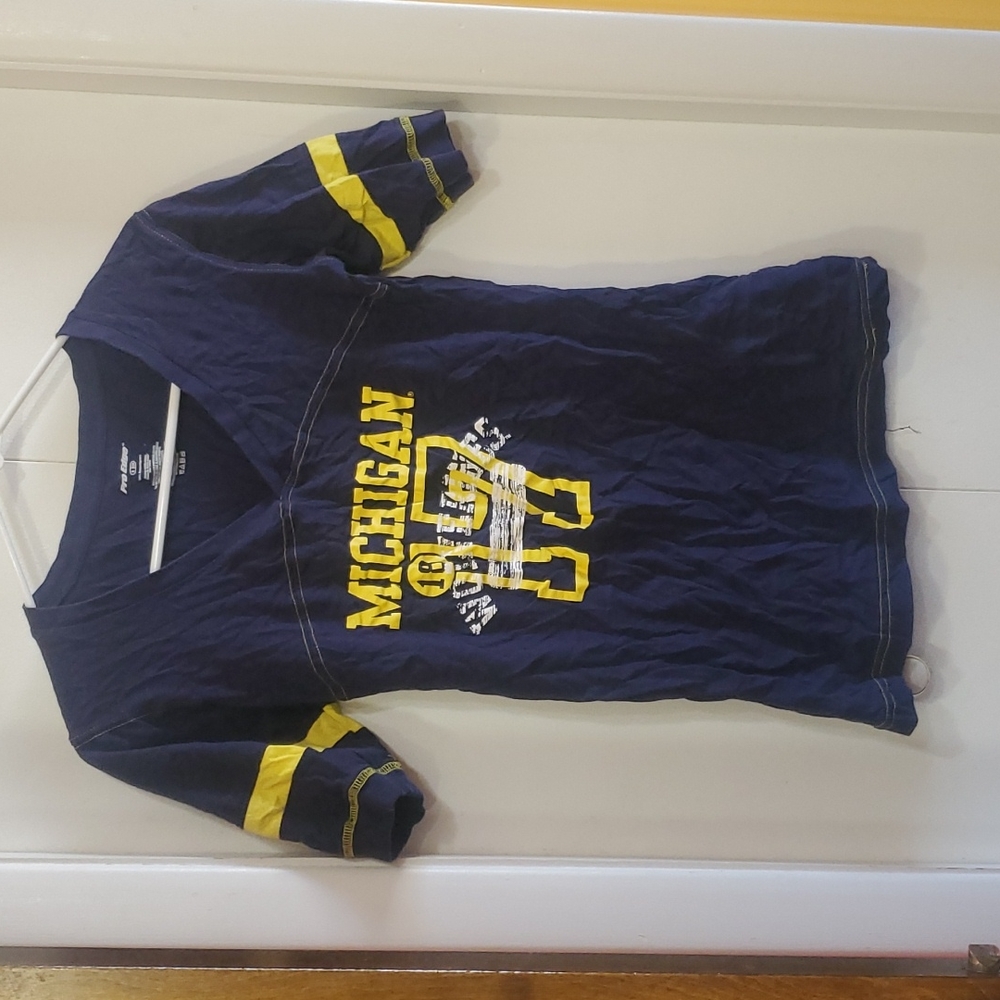 Woman's Michigan Wolverines top